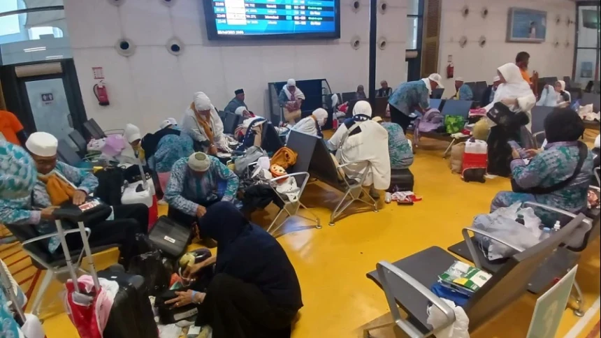 Bawaan Berlebihan, Jamaah Haji Terpaksa Tinggalkan Barang di Bandara Jeddah