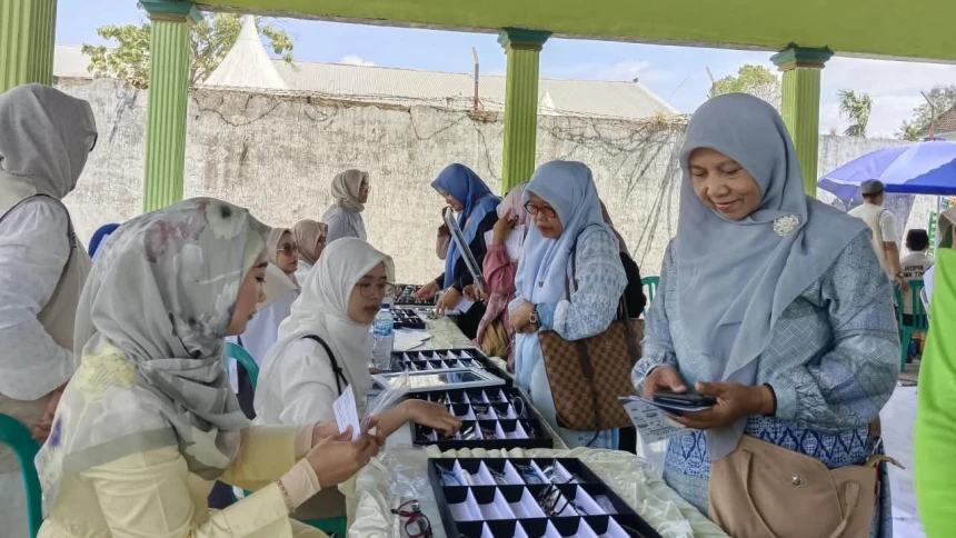 Peduli Kesehatan Penglihatan Guru Ngaji, LAZISNU-IROPIN Bagikan 1.000 Kacamata Gratis