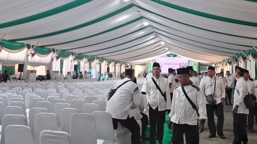 Jelang Kedatangan Prabowo, Panitia Lokal Sterilkan Aula Lokasi Penutupan Muktamar ke-35 NU