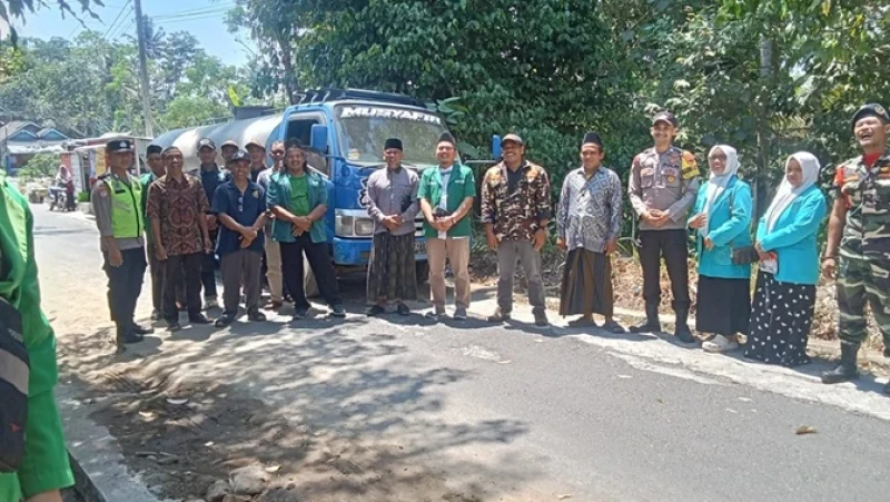 Ansor Salurkan 280 Ribu Liter Air Bersih ke Warga Lereng Merapi yang Terdampak Kekeringan