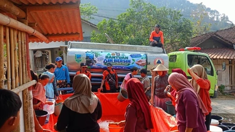 Warga Terdampak Kekeringan Terima Penyaluran 68 Ribu Liter dari Ansor-Banser Kebumen