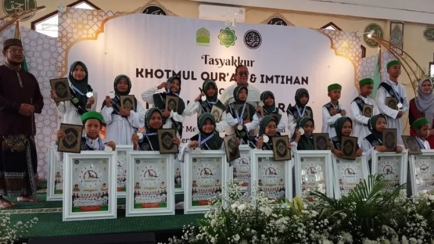 Jelang Ramadhan, TPQ Masjid Gus Dur Ciganjur Mewisuda Belasan Santri Cilik
