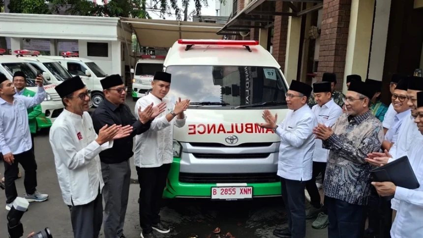 Melalui PBNU, YANMU Salurkan 11 Ambulans dan 1.000 Al-Quran untuk PWNU dan PCNU