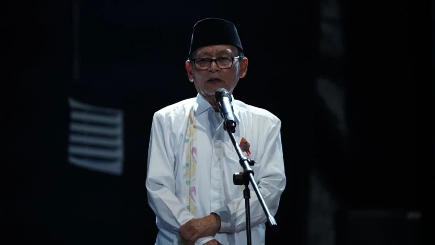 Lewat Syair, Zawawi Imron Sebut Pahlawan menurut Gus Dur Tidak Hanya Guru, tapi Juga Petani dan Nelayan