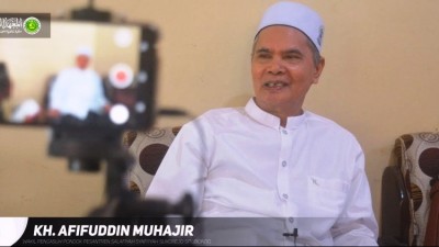 Membanggakan, KH Afifuddin Muhajir Terima Gelar Doktor Honoris Causa