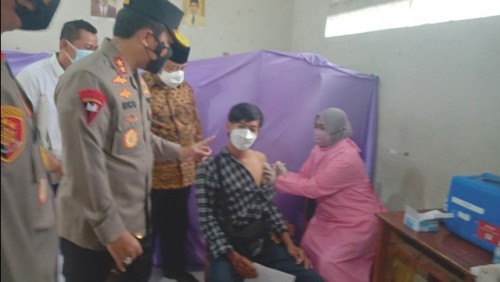 Vaksinasi Massal NU Pakis Malang Dihadiri Kapolda Jatim