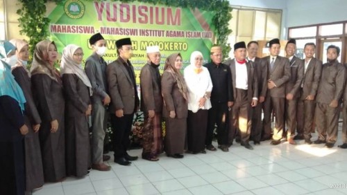 Rektor IAI Uluwiyah Mojokerto di Acara Yudisium: Saatnya Bersama Masyarakat