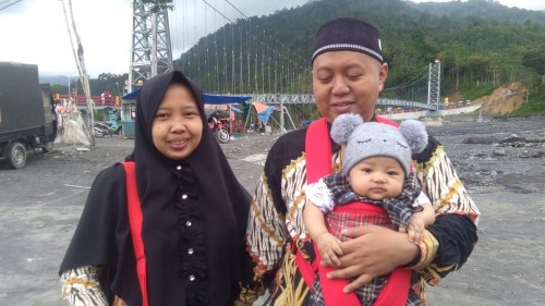 Cerita Penyandang Tunanetra di Lumajang, Hafal Al-Qur’an Dapat Istri Shalihah