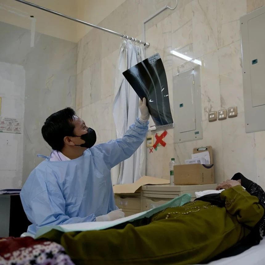 Pneumonia Jadi Penyakit Dominan bagi Jamaah Haji, Pakai Masker untuk Cegah Penularan