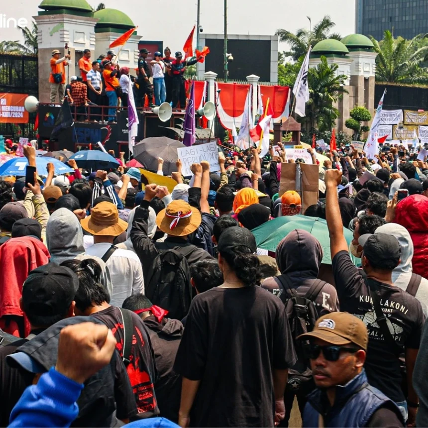 Berbagai Elemen Rakyat Bersatu dalam Demonstrasi Tolak RUU Pilkada