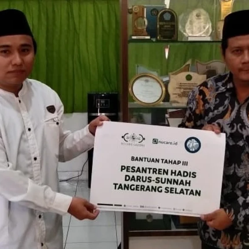 NU Care-LAZISNU Serahkan Bantuan Tahap 3 untuk Pesantren Hadits Darus-Sunnah Tangerang Selatan