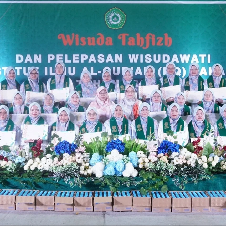 Ratusan Mahasantri Takhasus IIQ Jakarta Ikuti Khataman Akbar dan Wisuda Tahfizh