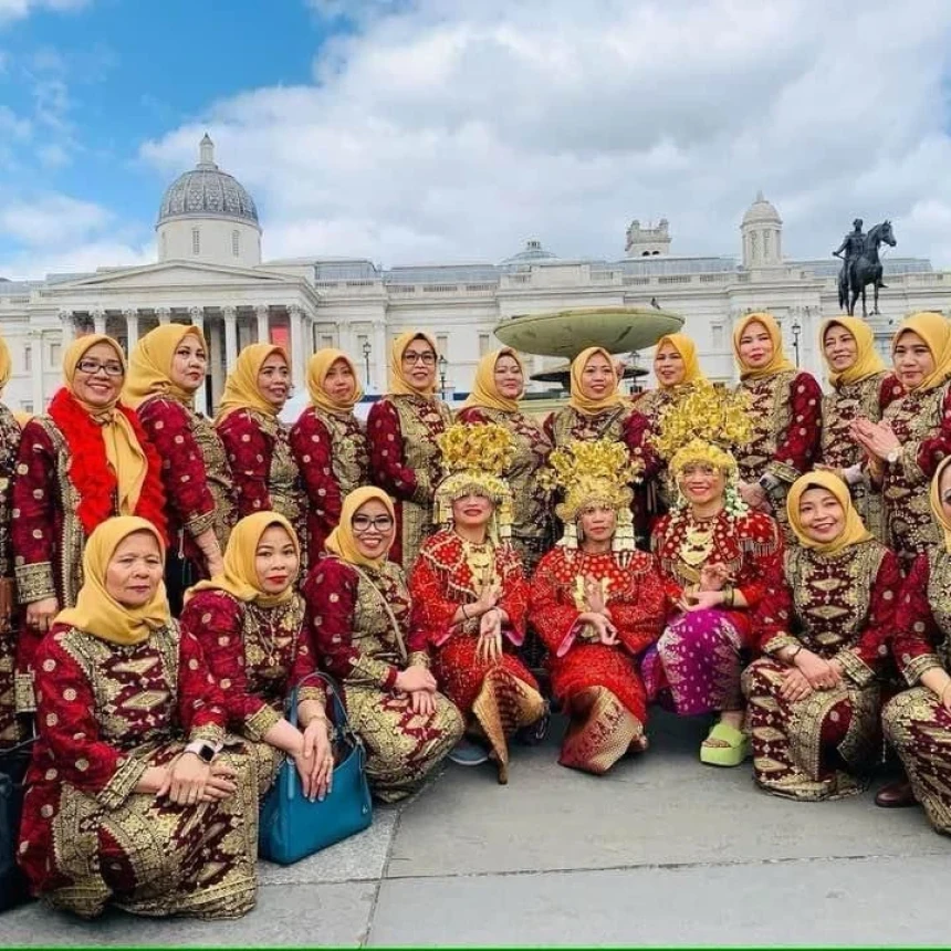 Muslimat NU Inggris Kembali Diundang Tampil pada Eid on the Square di London