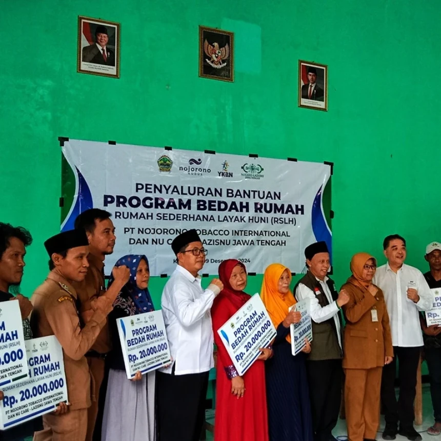 NU Care-LAZISNU Jateng Salurkan Bantuan Dana untuk Bedah 10 Rumah Tak Layak Huni