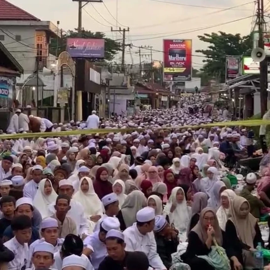 Melihat Antusiasme Haul Guru Sekumpul, 32 Ribu Relawan Layani Jamaah yang Membludak