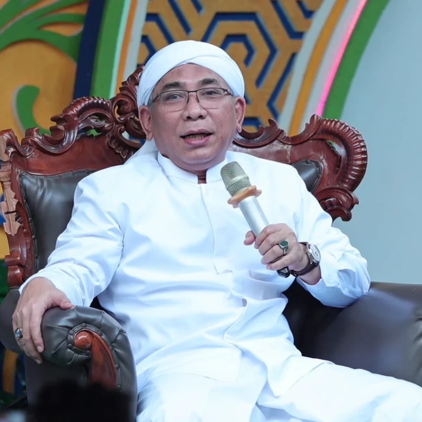 Gus Yahya Ajak Jamaah yang Hadiri Haul Ke-21 KH Cholil Bisri Niatkan Cari Keberkahan Ulama