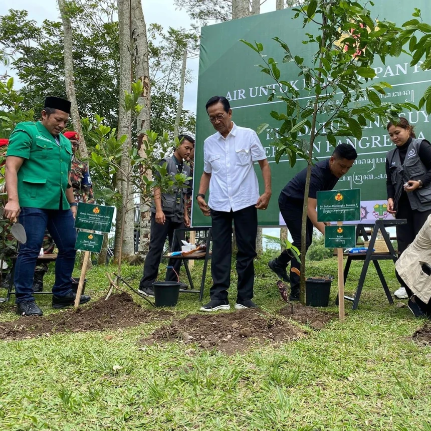 Selamatkan Bumi, Ketum GP Ansor Hadiri Tanam Pohon Bersama Hamengkubuwono X dan Pemuda Lintas Agama