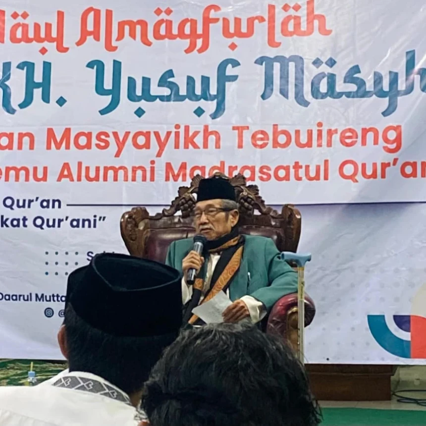 KH Muhaimin Zen Imbau Para Penghafal Qur'an Kaji Hubungan Qiraat dan Rasam Utsmani