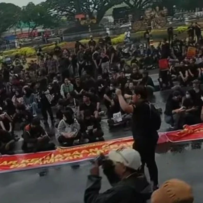 Pemuda di Malang Gelar Aksi Hari Sumpah Pemuda, Sampaikan Enam Tuntutan dan Satu Seruan
