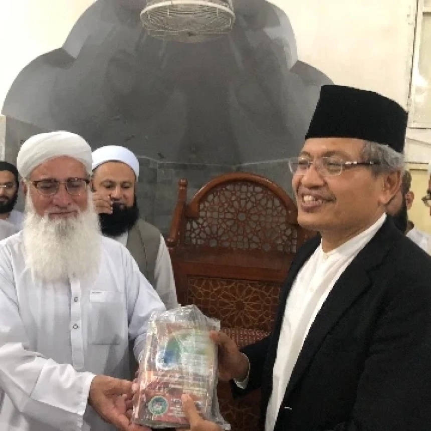 Gus Ulil Sebut Kurikulum Pesantren di Indonesia dan Madrasah di Pakistan Sama