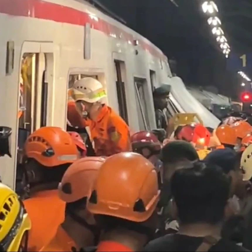 7 Orang Tewas dan 81 Alami Luka Akibat Tabrakan Kereta di Bekasi