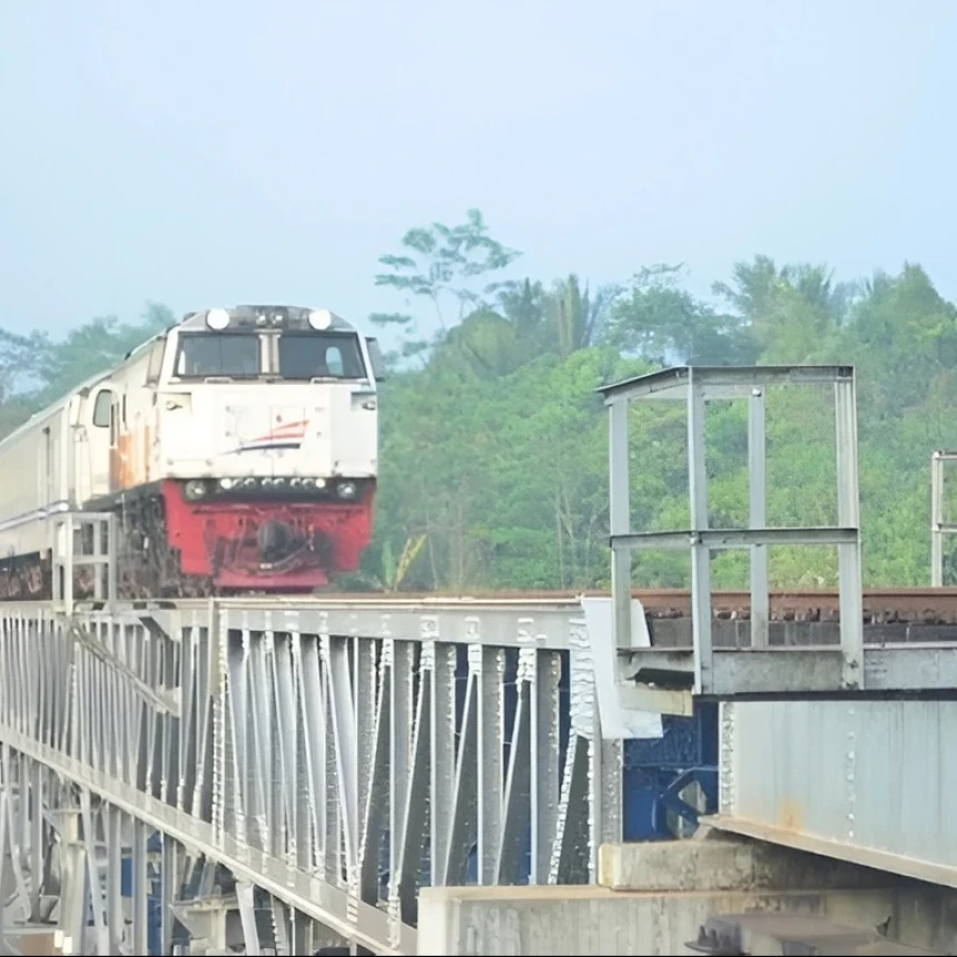 Prabowo Akan Benahi 1.800 Perlintasan KA, Pengamat: Jangan Lupakan Reaktivasi Jalur Kereta