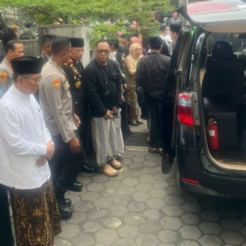 Ketum PBNU, Ketua MPR, Kapolri, dan Menteri PPPA Melayat Kiai Adib