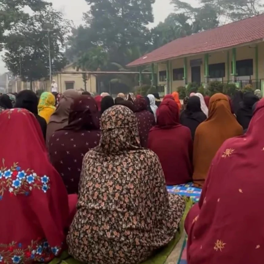 Santri Abdussalam di Tengah Kepungan Karhutla Kalimantan Barat