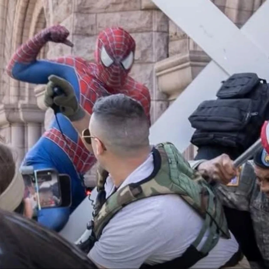 Aktivis Anti-Islam Dipukul 'Spider-Man' hingga Ditangkap Polisi Saat Gelar Aksi di Minneapolis