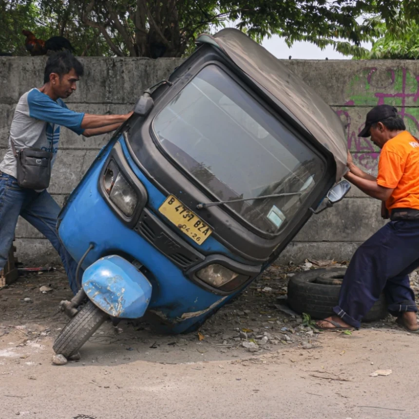 Nasib Sopir Bajaj di Tengah Kemudahan Transportasi Daring