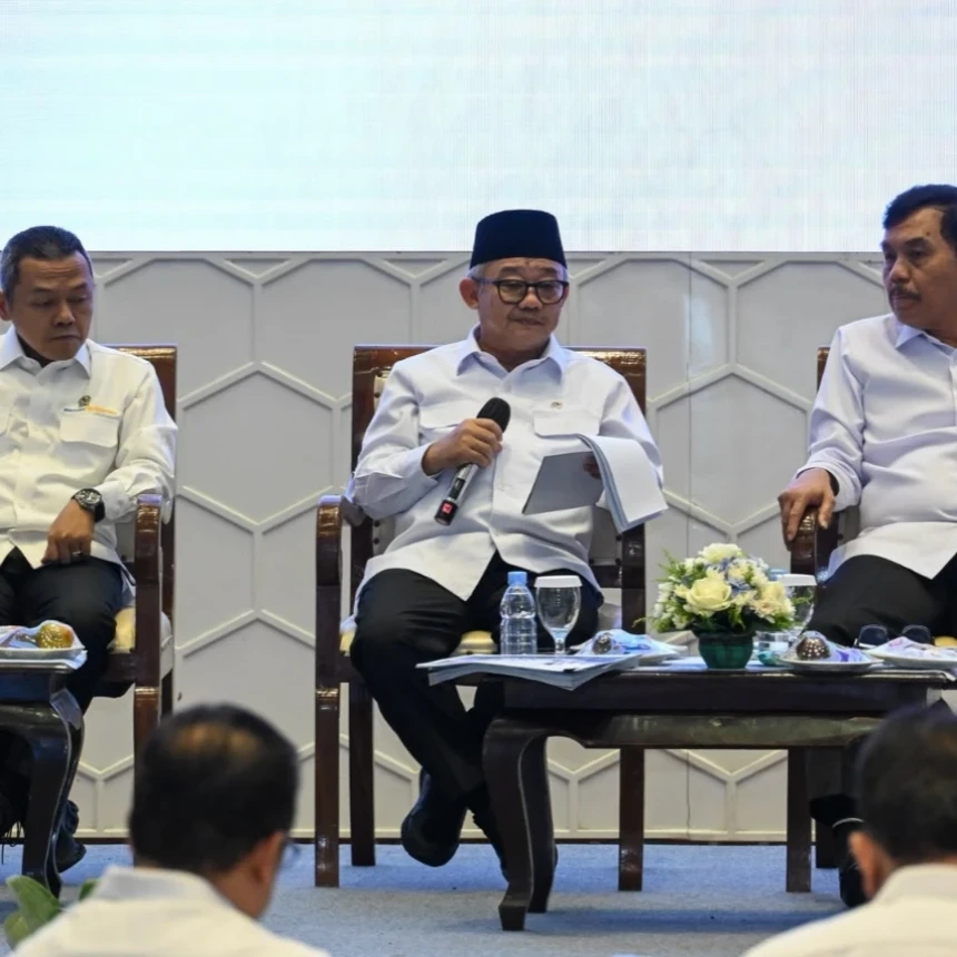 Kemendikdasmen Revitalisasi 55 Ribu Sekolah dan Beri Tunjangan Ratusan Ribu Guru