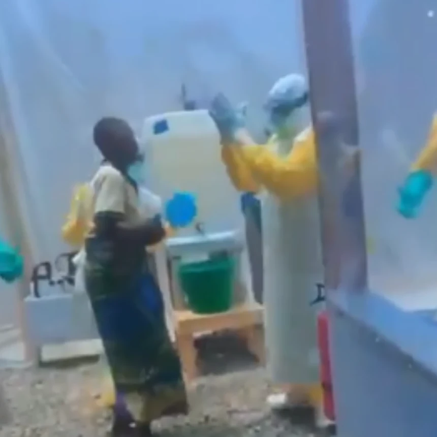 Dua Pasien Terakhir Ebola Dipulangkan dari Pusat Pengobatan di Kongo
