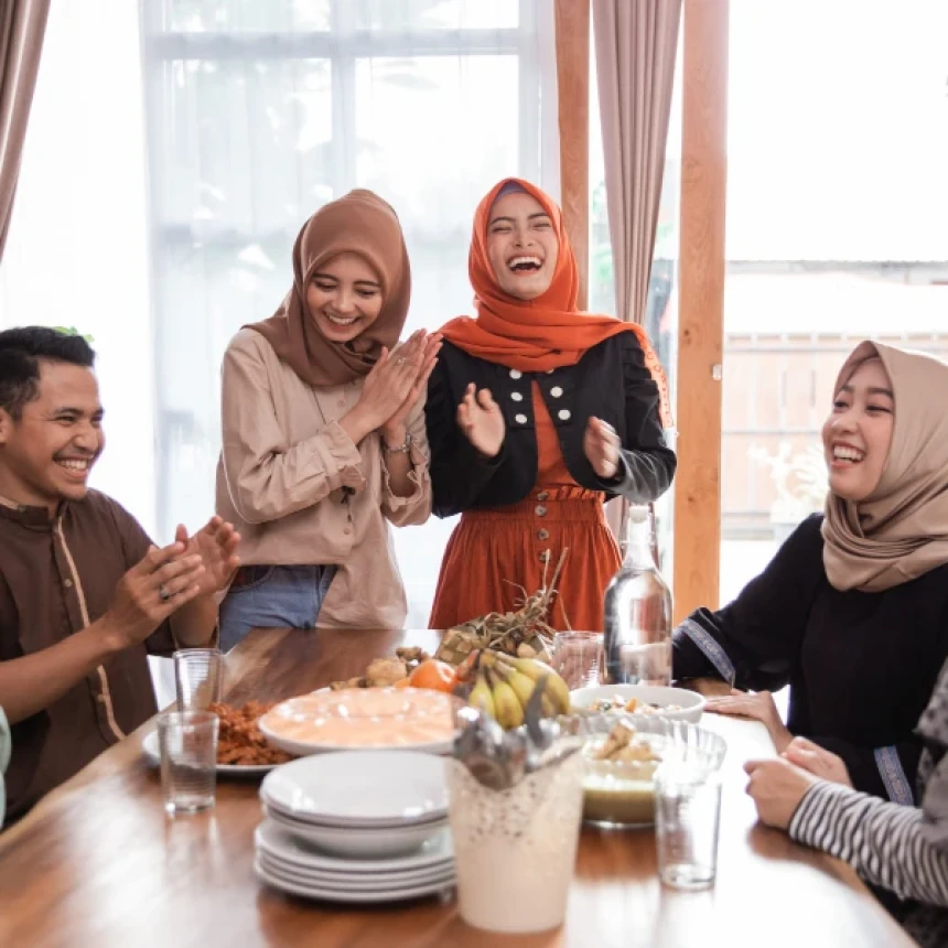 Khutbah Jumat: Dua Bekal yang Menyelamatkan Manusia di Akhirat
