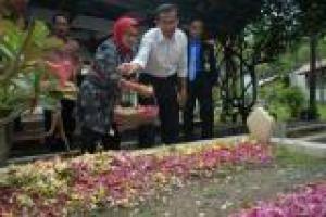 Menteri BUMN Ziarah Makam Gus Dur