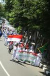 Arak-Arakan Gerakan 1000 Laskar Pelajar Putri IPPNU
