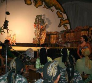 Wayang Kulit Semarakkan 1000 Hari Gus Dur