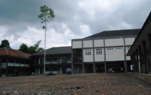 Santri Sukahideng Dirikan SMK