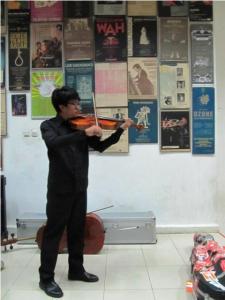 Pesantren Cilacap Lahirkan Seniman Violin