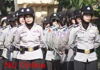 Policewomen begin wearing  â€˜hijabâ€™