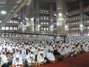 Dzikir-Doa Bersama Setelah Shalat, Apakah Bid'ah?