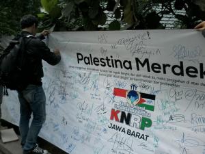 Ribuan Mahasiswa Bandung Tanda Tangan untuk Solidaritas Palestina