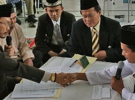 Perlukah Wali Hadir dalam Akad Nikah?