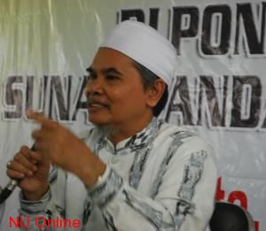 Kiai Afif asks clerics to pay attention to small traders