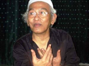 Gus Mus teaches three kitab kuning during Ramadhan