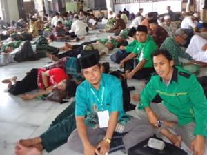 Lelah Ikuti Sidang, Muktamirin Tiduran di Masjid