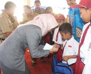 1500 Yatim Piatu Probolinggo Terima Santunan