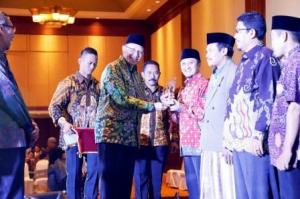 Kemenag Beri Penghargaan pada Pionir dan Teladan Pendidikan Islam