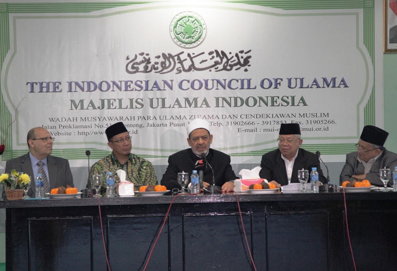 Grand Syekh Al-Azhar: Sunni dan Syiah Adalah Saudara