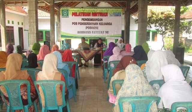 Fatayat NU Probolinggo Latih Rintisan Pengembangan Posdaya