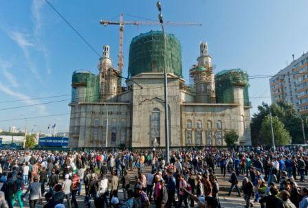 Muslim Moskow Rayakan Idul Fitri di Masjid Katedral